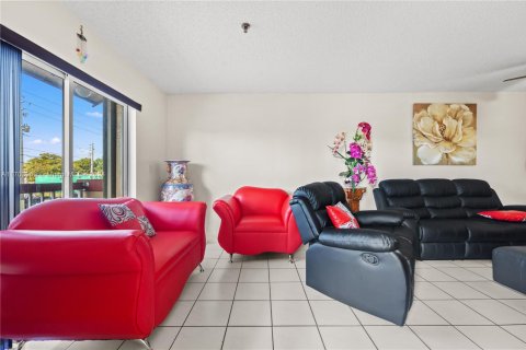 Copropriété à vendre à Miami, Floride: 2 chambres, 92.9 m2 № 1729520 - photo 7