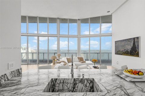 Condominio en venta en Miami, Florida, 3 dormitorios, 169.55 m2 № 2247397 - foto 15