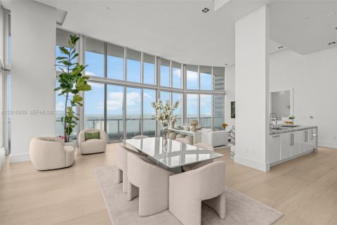 Condominio en venta en Miami, Florida, 3 dormitorios, 169.55 m2 № 2247397 - foto 28