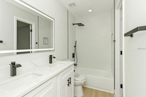Villa ou maison à vendre à Orlando, Floride: 2 chambres, 124.49 m2 № 2120560 - photo 18