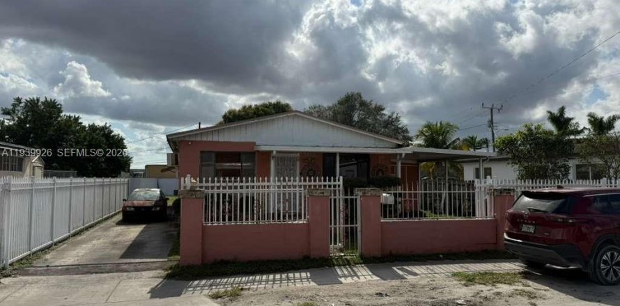 Дом в Опа-Локка, Флорида 4 спальни, 132.39м2 № 1997113