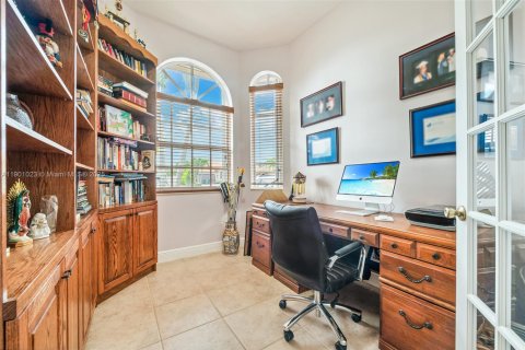 Casa en venta en Miami, Florida, 4 dormitorios, 219.16 m2 № 1951553 - foto 18