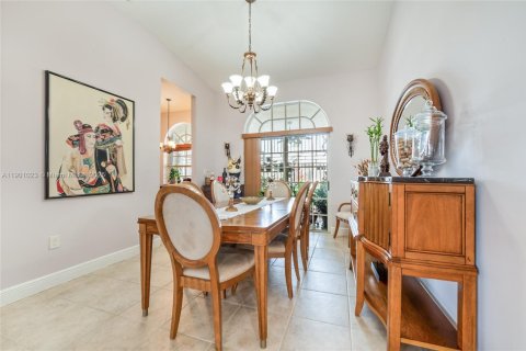 Casa en venta en Miami, Florida, 4 dormitorios, 219.16 m2 № 1951553 - foto 7