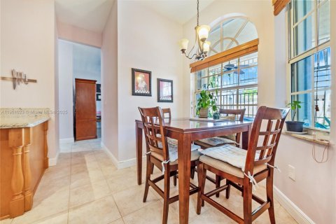 Casa en venta en Miami, Florida, 4 dormitorios, 219.16 m2 № 1951553 - foto 8