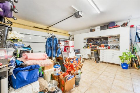 Casa en venta en Miami, Florida, 4 dormitorios, 219.16 m2 № 1951553 - foto 20