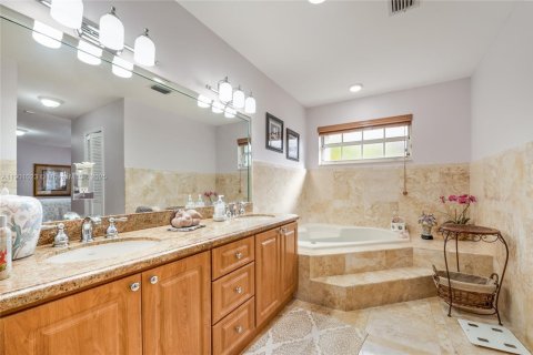 Casa en venta en Miami, Florida, 4 dormitorios, 219.16 m2 № 1951553 - foto 9