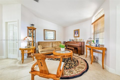 Casa en venta en Miami, Florida, 4 dormitorios, 219.16 m2 № 1951553 - foto 4