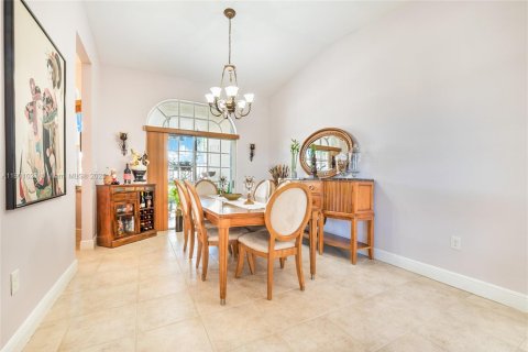 Casa en venta en Miami, Florida, 4 dormitorios, 219.16 m2 № 1951553 - foto 6