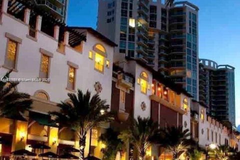 Condo in Sunny Isles Beach, Florida, 3 bedrooms № 2076731 - photo 10