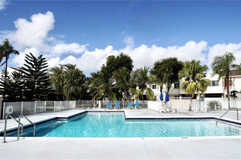 Villa ou maison à louer à Hialeah, Floride: 1 chambre, 69.68 m2 № 1999896 - photo 7