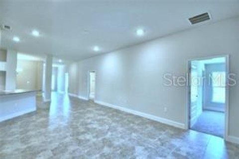 House in Winter Haven, Florida 4 bedrooms, 204.38 sq.m. № 1364598 - photo 15
