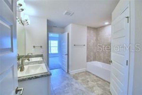 House in Winter Haven, Florida 4 bedrooms, 204.38 sq.m. № 1364598 - photo 26