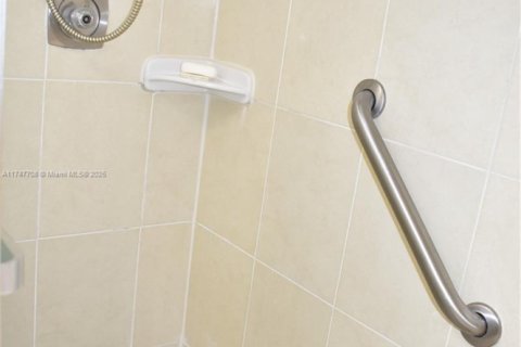 Купить кондоминиум в Санрайз, Флорида 2 спальни, 96.71м2, № 1711363 - фото 28