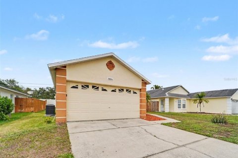 House in Port Richey, Florida 3 bedrooms, 102.01 sq.m. № 2208060 - photo 3