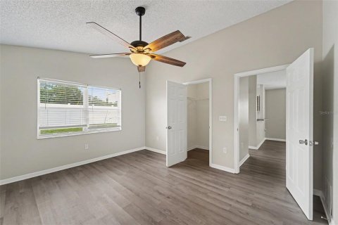 House in Port Richey, Florida 3 bedrooms, 102.01 sq.m. № 2208060 - photo 7