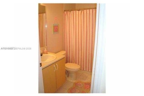 Снять в аренду таунхаус в Хомстед, Флорида 3 спальни, 122.07м2, № 2005186 - фото 8