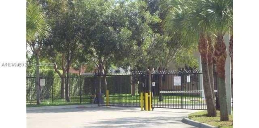 Таунхаус в Хомстед, Флорида 3 спальни, 122.07м2 № 2005186