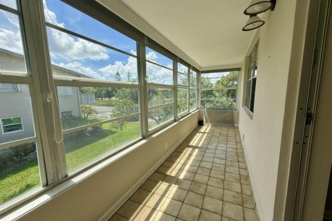 Condo in West Palm Beach, Florida, 2 bedrooms  № 2179191 - photo 10