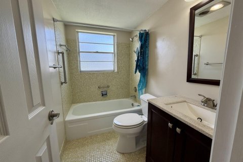 Condo in West Palm Beach, Florida, 2 bedrooms  № 2179191 - photo 5