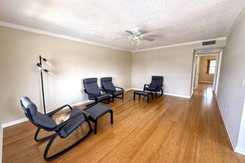 Condo in West Palm Beach, Florida, 2 bedrooms  № 2179191 - photo 3