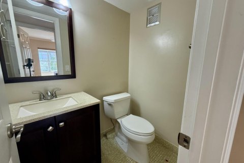 Condo in West Palm Beach, Florida, 2 bedrooms  № 2179191 - photo 6
