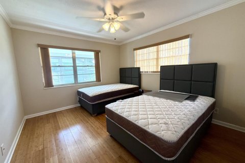 Condo in West Palm Beach, Florida, 2 bedrooms  № 2179191 - photo 7