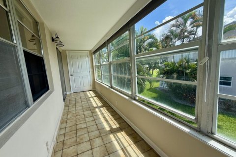 Condo in West Palm Beach, Florida, 2 bedrooms  № 2179191 - photo 9