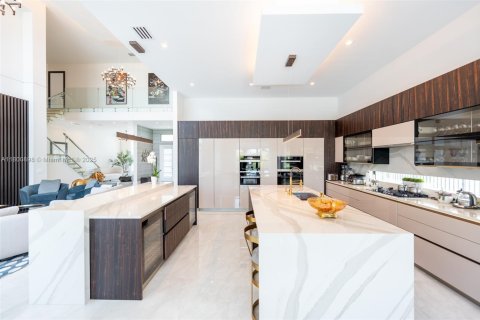 House in Boca Raton, Florida 6 bedrooms, 550.63 sq.m. № 1696432 - photo 15