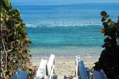 Condo in Highland Beach, Florida, 2 bedrooms  № 1103245 - photo 1
