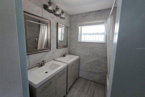 Casa en venta en Cocoa Beach, Florida, 5 dormitorios, 222.97 m2 № 1679112 - foto 23