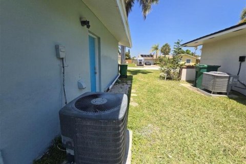 Casa en venta en Cocoa Beach, Florida, 5 dormitorios, 222.97 m2 № 1679112 - foto 6