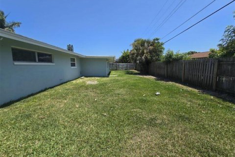 Casa en venta en Cocoa Beach, Florida, 5 dormitorios, 222.97 m2 № 1679112 - foto 10