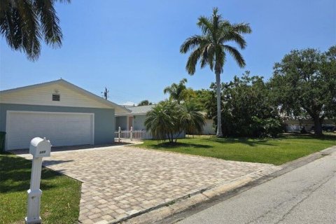 Casa en venta en Cocoa Beach, Florida, 5 dormitorios, 222.97 m2 № 1679112 - foto 7