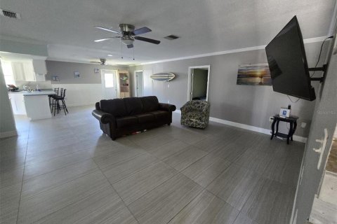Casa en venta en Cocoa Beach, Florida, 5 dormitorios, 222.97 m2 № 1679112 - foto 20