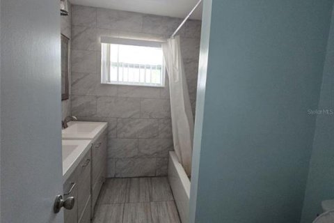 Casa en venta en Cocoa Beach, Florida, 5 dormitorios, 222.97 m2 № 1679112 - foto 25
