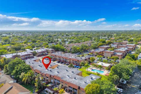 Condo in Miami, Florida, 1 bedroom  № 1893043 - photo 21