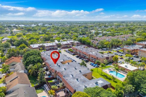 Condo in Miami, Florida, 1 bedroom  № 1893043 - photo 18