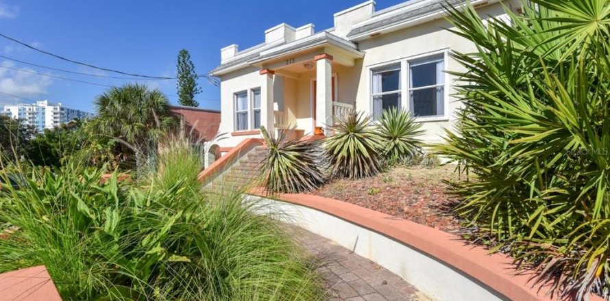 Villa ou maison à Daytona Beach, Floride 3 chambres, 192.12 m2 № 2143008