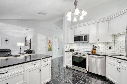 Villa ou maison à vendre à Minneola, Floride: 4 chambres, 186.92 m2 № 2222264 - photo 12