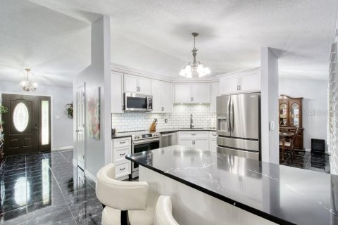 Villa ou maison à vendre à Minneola, Floride: 4 chambres, 186.92 m2 № 2222264 - photo 13