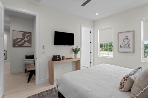 Townhouse in Saint Petersburg, Florida 3 bedrooms, 193.14 sq.m. № 2409978 - photo 19
