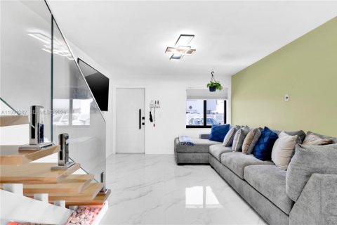 Купить кондоминиум в Хайалиа, Флорида 2 спальни, 89.37м2, № 2056634 - фото 2