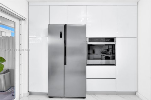 Купить кондоминиум в Хайалиа, Флорида 2 спальни, 89.37м2, № 2056634 - фото 5