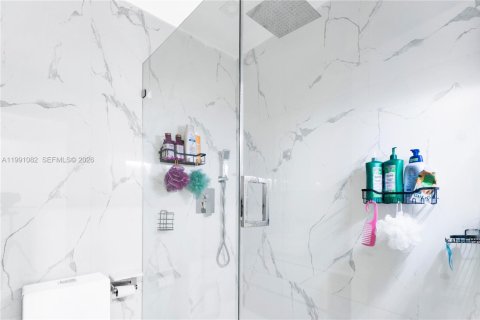 Купить кондоминиум в Хайалиа, Флорида 2 спальни, 89.37м2, № 2056634 - фото 15