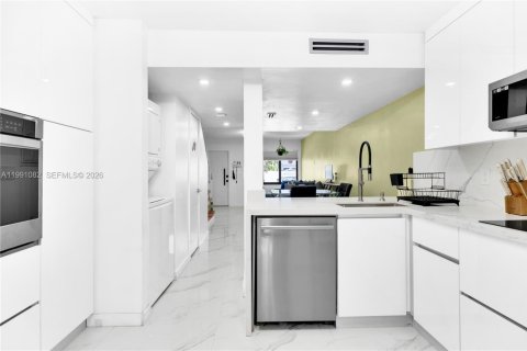 Купить кондоминиум в Хайалиа, Флорида 2 спальни, 89.37м2, № 2056634 - фото 24