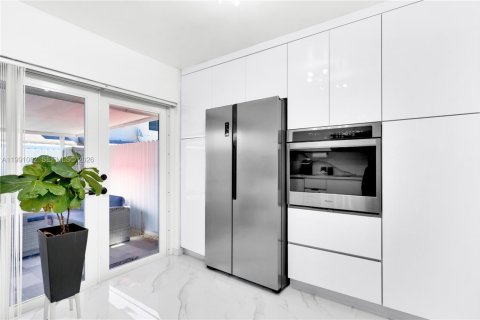 Купить кондоминиум в Хайалиа, Флорида 2 спальни, 89.37м2, № 2056634 - фото 21