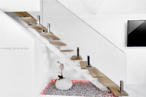 Кондоминиум с 2 спальнями в Хайалиа, Флорида № 2056634