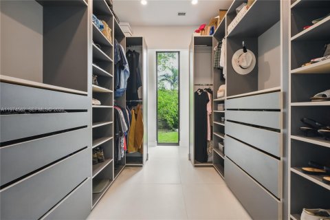 Casa en venta en North Miami, Florida, 4 dormitorios, 298.77 m2 № 2046696 - foto 15