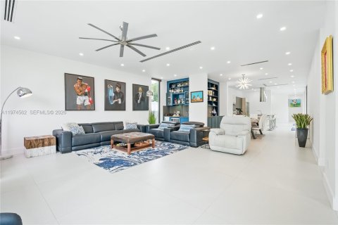 Casa en venta en North Miami, Florida, 4 dormitorios, 298.77 m2 № 2046696 - foto 8