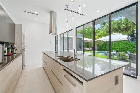 Casa en venta en North Miami, Florida, 4 dormitorios, 298.77 m2 № 2046696 - foto 11